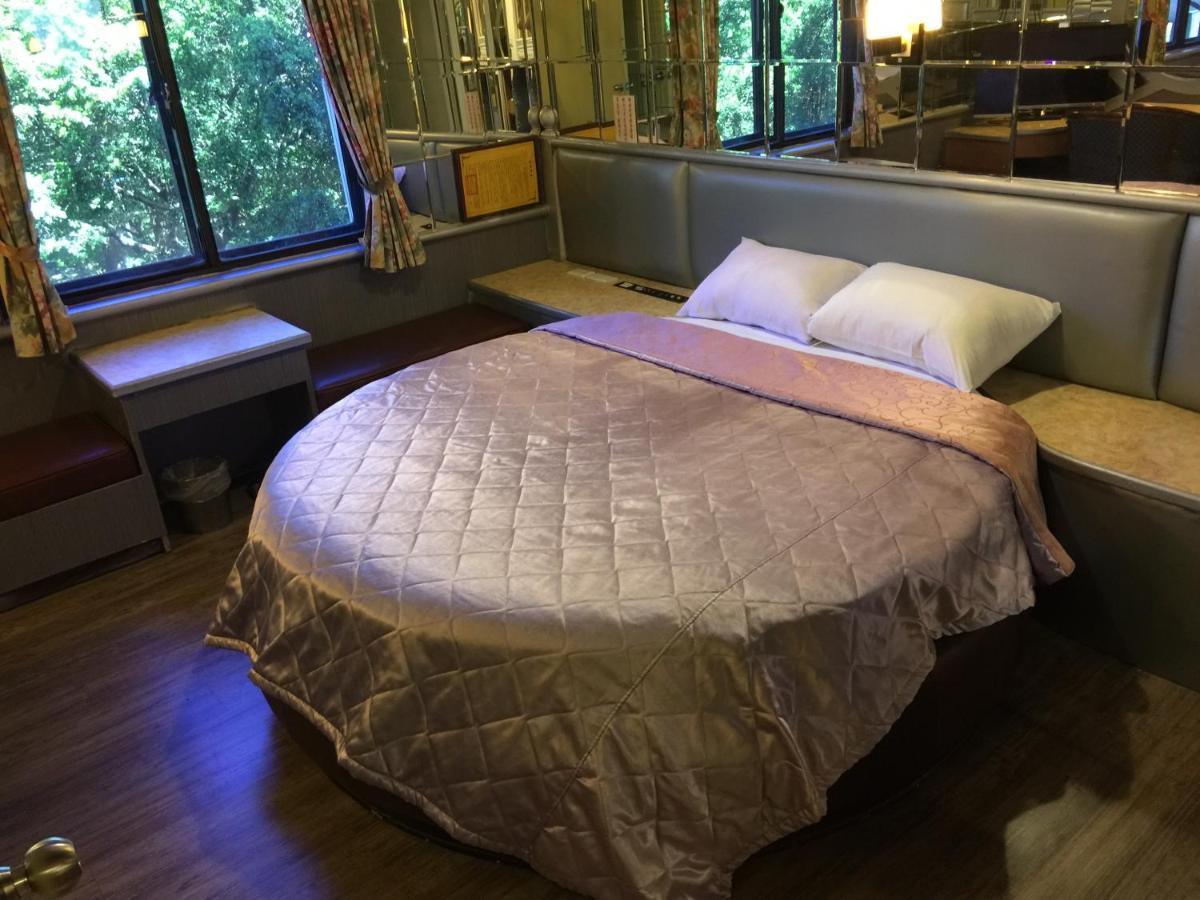 One Plus One Hotel Taipei Exterior photo